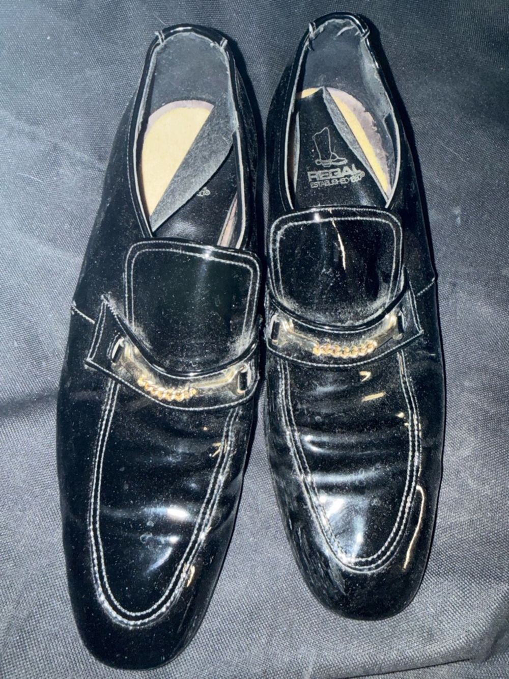 Vintage Regal Men's Black Patent Slip-On Loafers with Gold Chain Accent 9.5